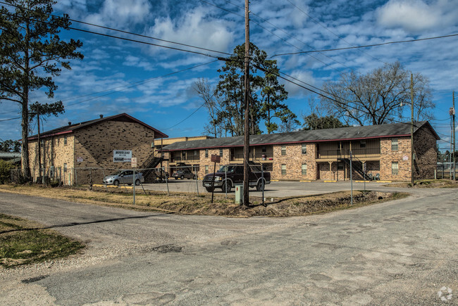 Building Photo - Woodland Apartments