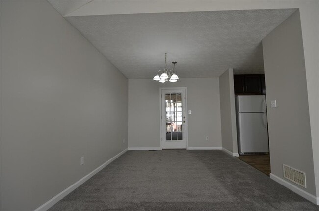 Building Photo - 140 Stewart Dr