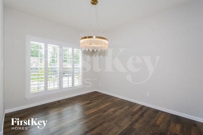 Foto del edificio - 726 Winding Bluffs Dr