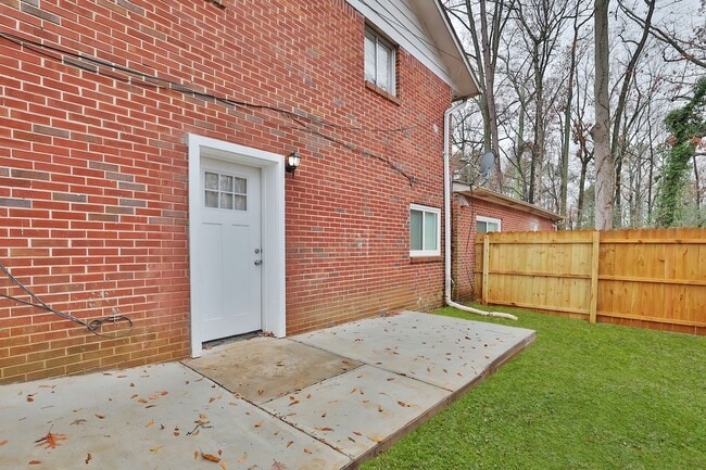 Building Photo - 40 Candlelight Ln SW