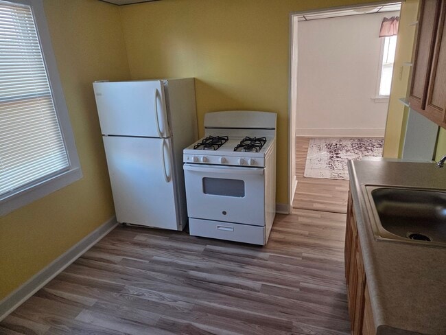 Building Photo - 157 Chestnut St