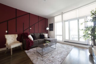 Building Photo - 2048 W Chicago Ave