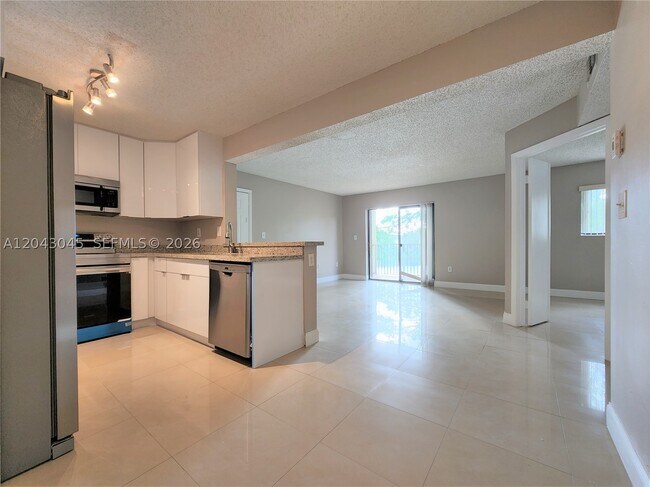 Foto del edificio - 251 Palm Cir W