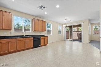 Building Photo - 10581 Hamdem Ave