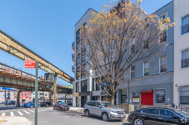 Building Photo - 666-668 Bushwick Ave