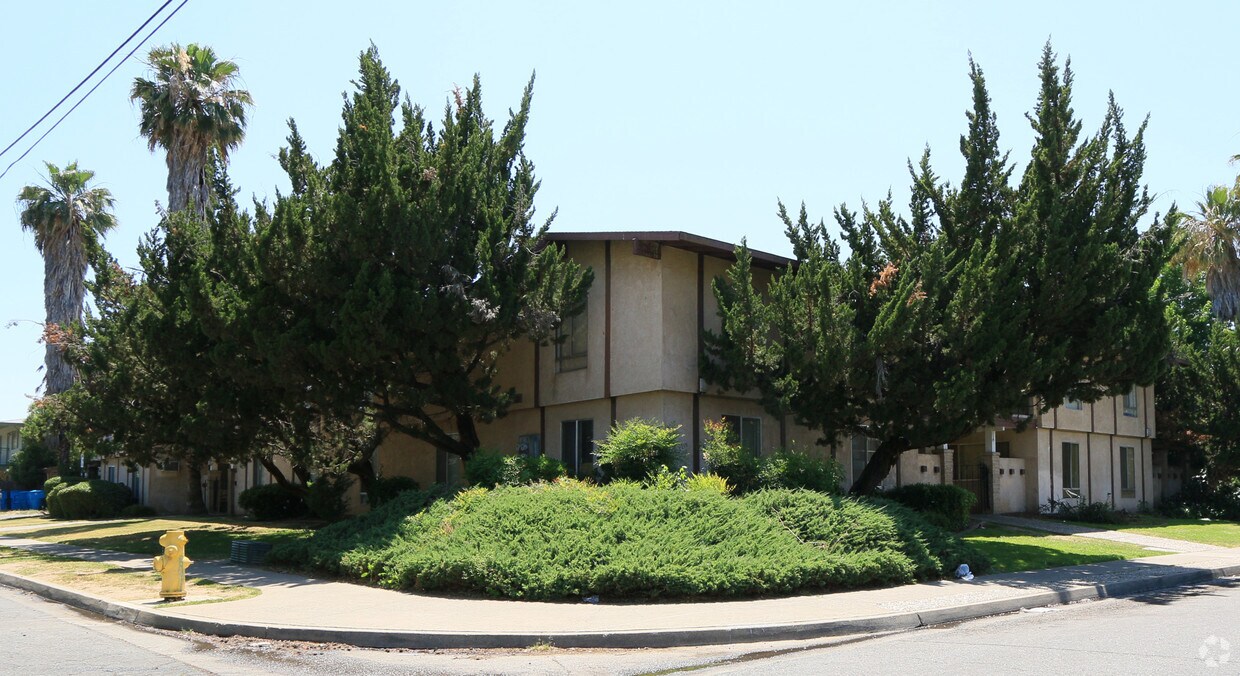 Primary Photo - 1166 B St