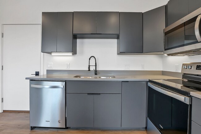 Foto del edificio - 593 E Broad St