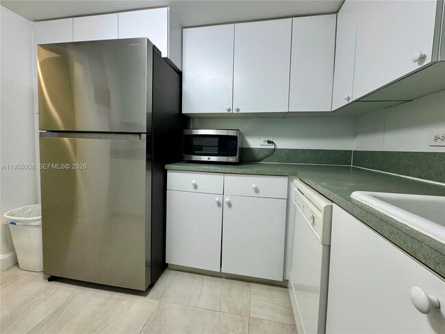 Building Photo - 1201 S Ocean Dr