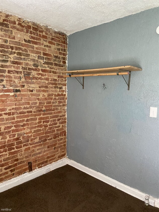 Primary Photo - 3 br, 1.5 bath House - 1827 Division St