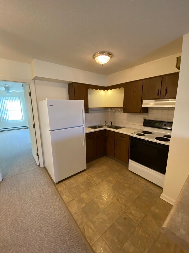 Building Photo - 311 Birch Street, Unit 4