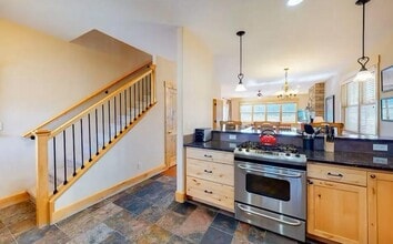 Building Photo - 250 Buckhorn Cir