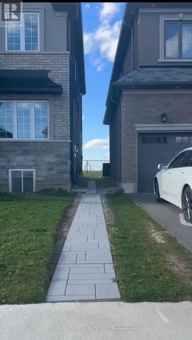 Building Photo - 4 Flagg Ave