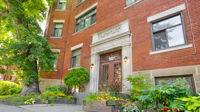 Building Photo - 4278 Rue Sherbrooke