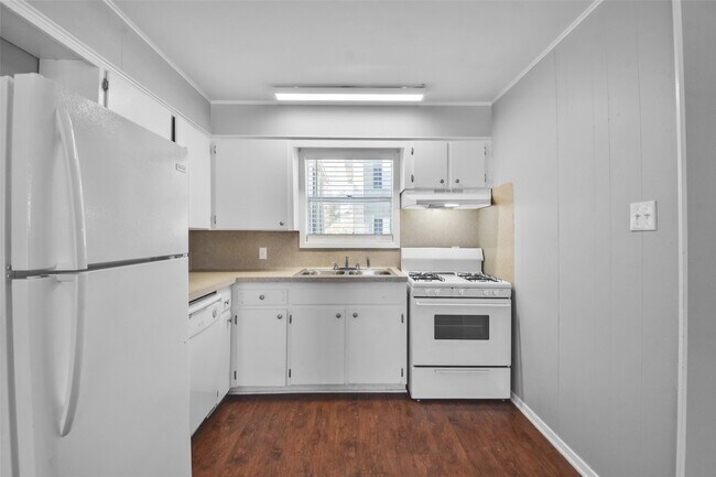 Foto del edificio - 1511 Broadmoor Dr