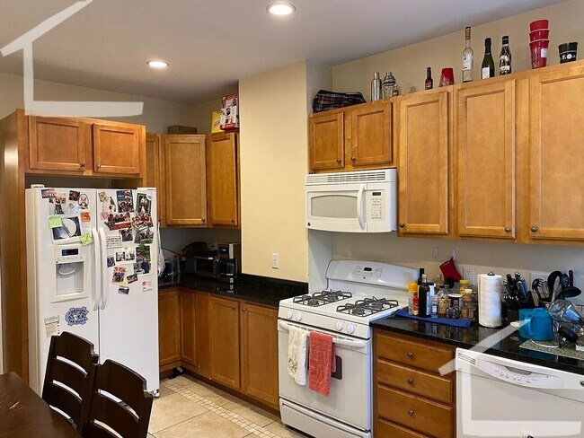 Photo - HOT JAMAICA PLAIN LISTING!!! FIVE BED TWO ... Townhome