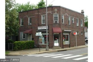 Building Photo - 1142 N Stuart St