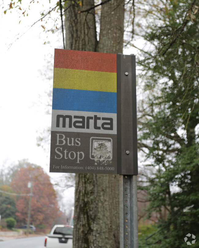 Bus Stop - 1058 Oglethorpe Ave SW