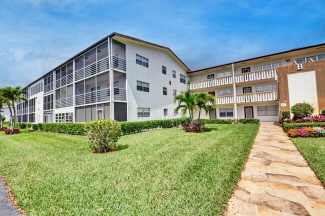 Building Photo - 70 Mansfield B