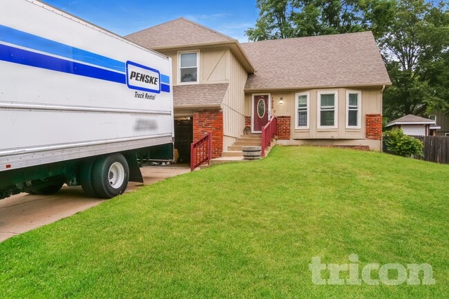 Building Photo - 1928 E Stratford Rd