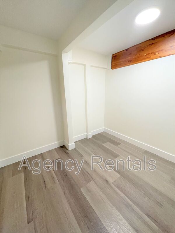Building Photo - 3036 Monsarrat Ave