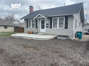 Building Photo - 610 S Loomis Ave