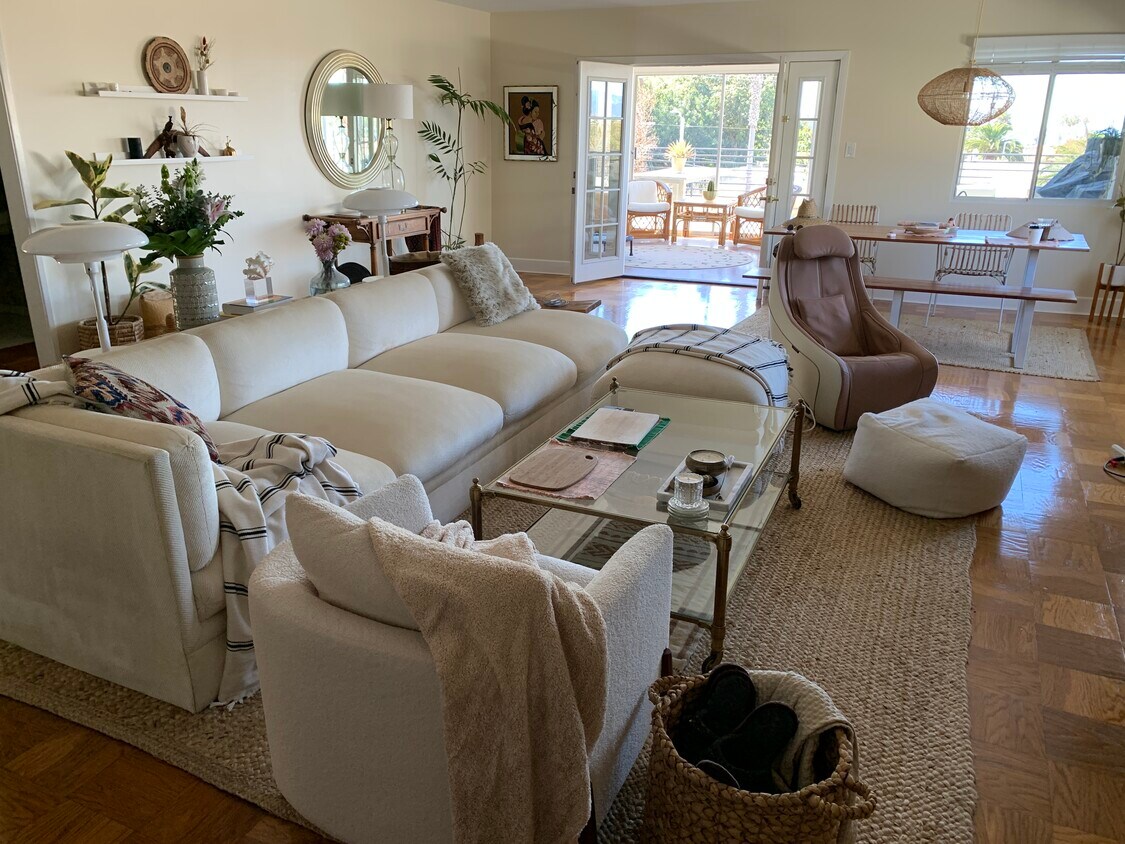 Foto principal - 8106 Pershing Dr