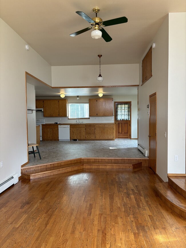 Looking into kitchen from livingroom - 704 Gladstone St