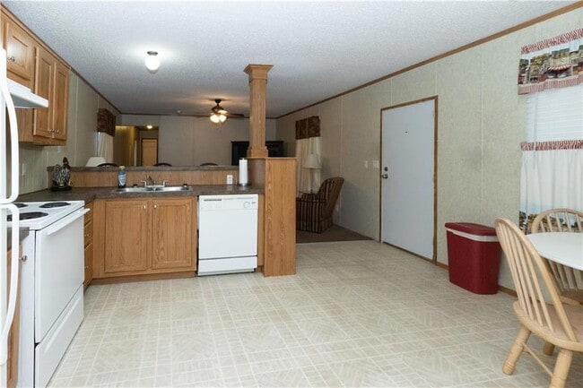 Building Photo - 31142 US-190