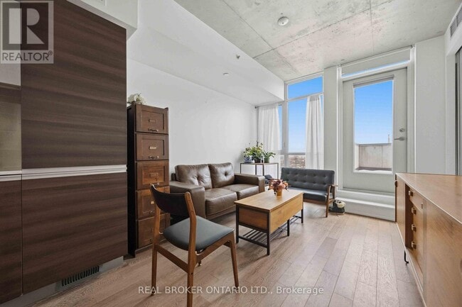 Building Photo - 1190 Dundas St E