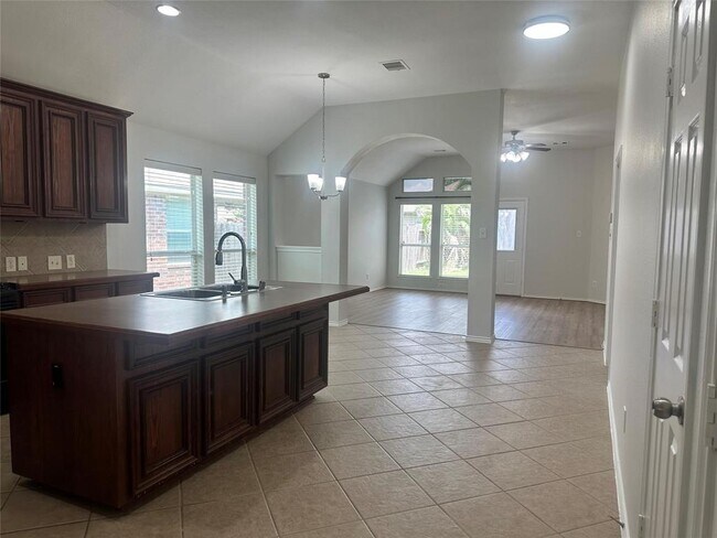 Foto del edificio - 13230 Brantfield Park Ln