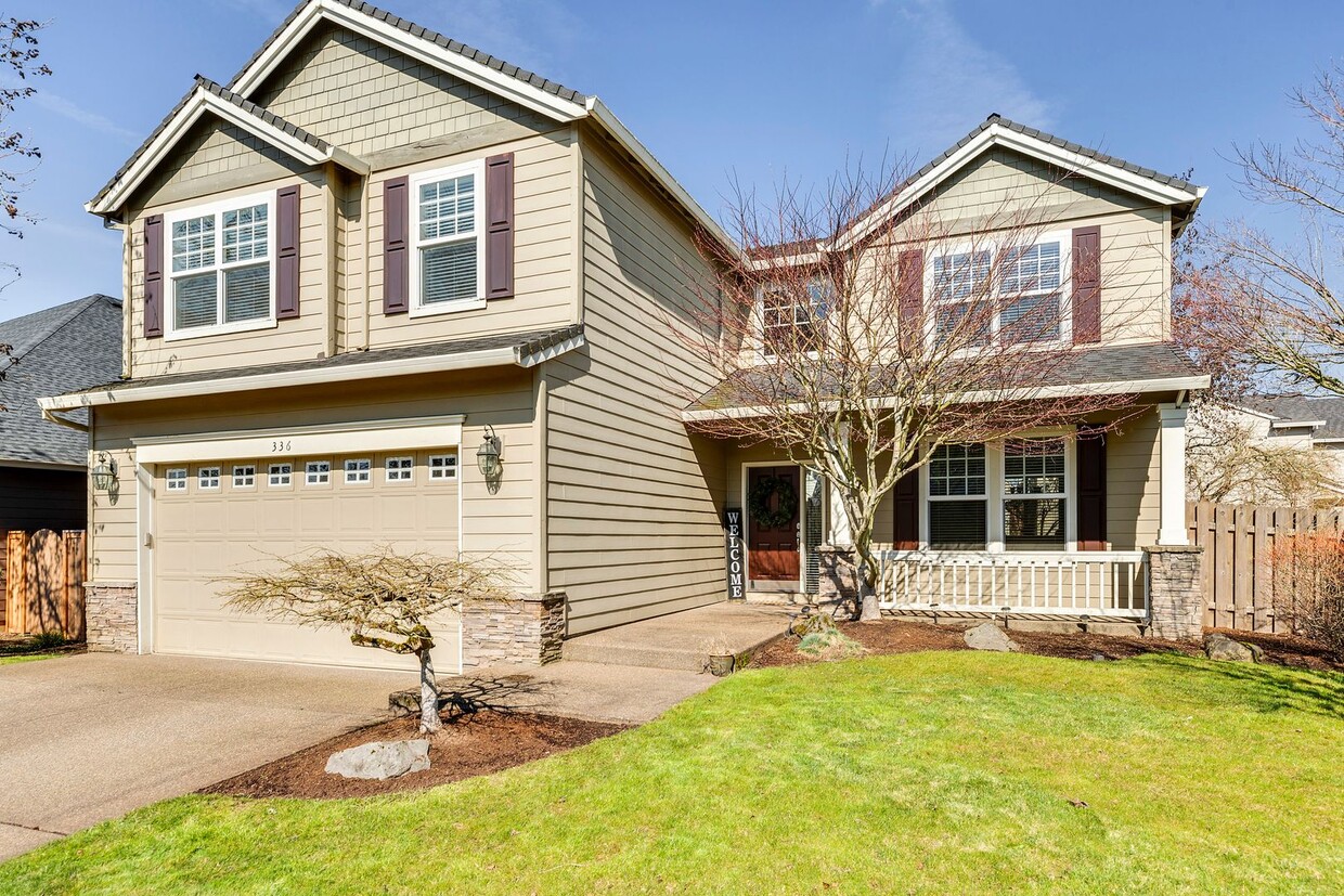 Primary Photo - Lovely 4 bedroom home with neighborhood pool