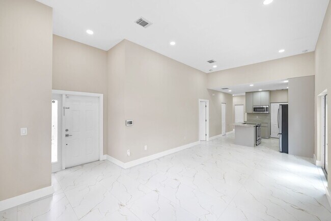 Foto del edificio - 2523 NE 41st Ave