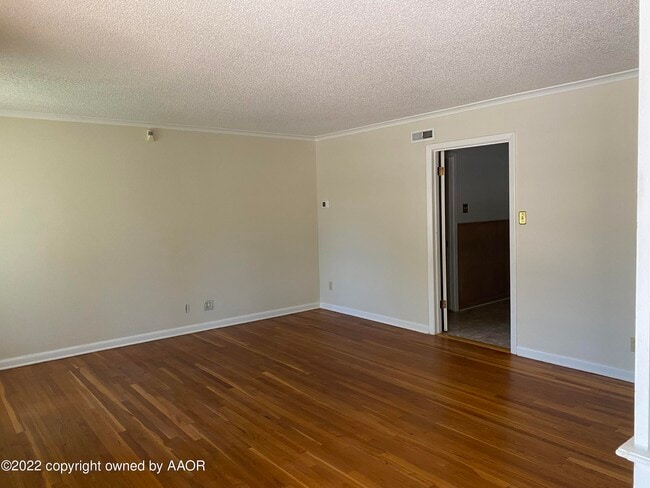 Building Photo - 2106 Parker St