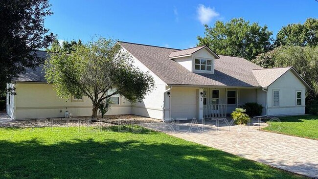 Foto del edificio - 2 Forest Grove Dr