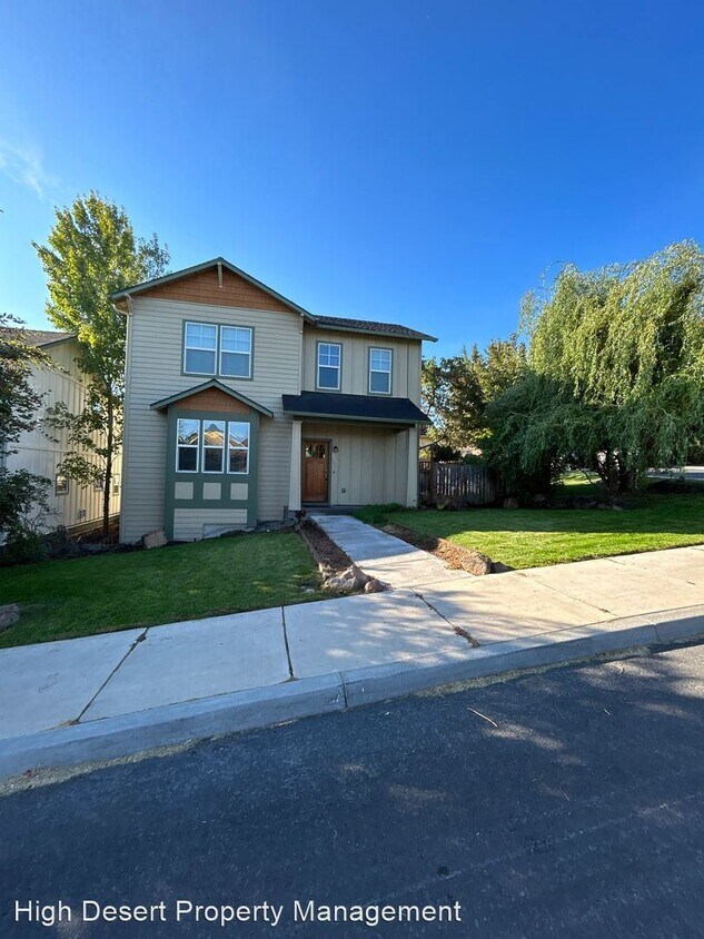 3 br, 2.5 bath House 3616 SW Salmon Ave. House Rental in Redmond