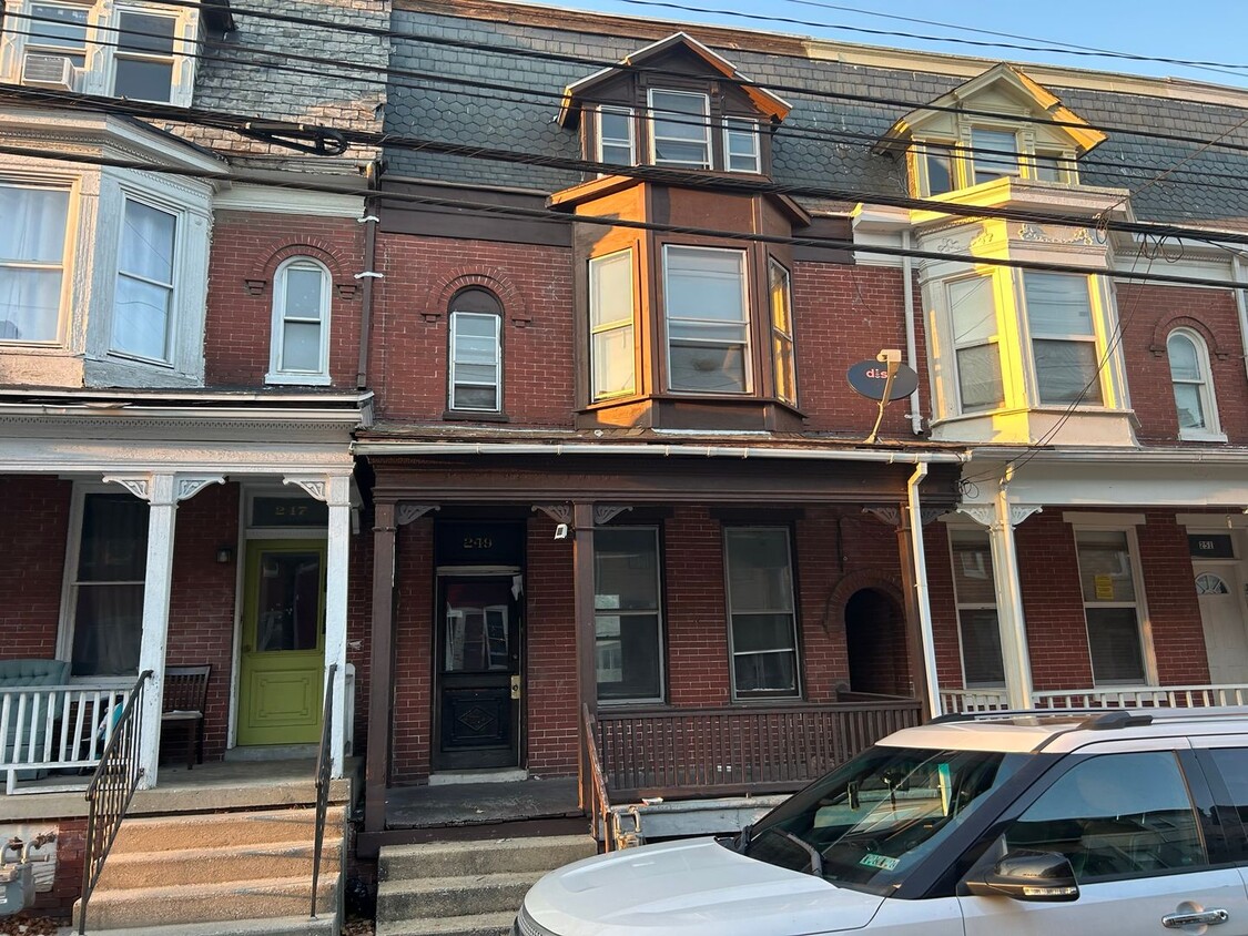 Available now! Large 5 bedroom home in Yo... - Available now!  Large 5 bedroom home in Yo...