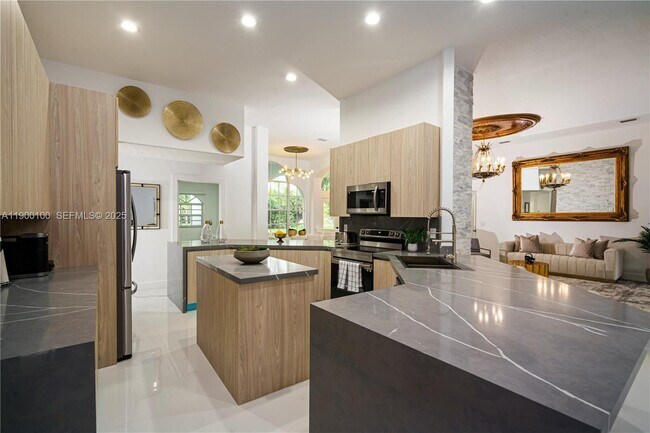 Foto del edificio - 11066 46th Pl N