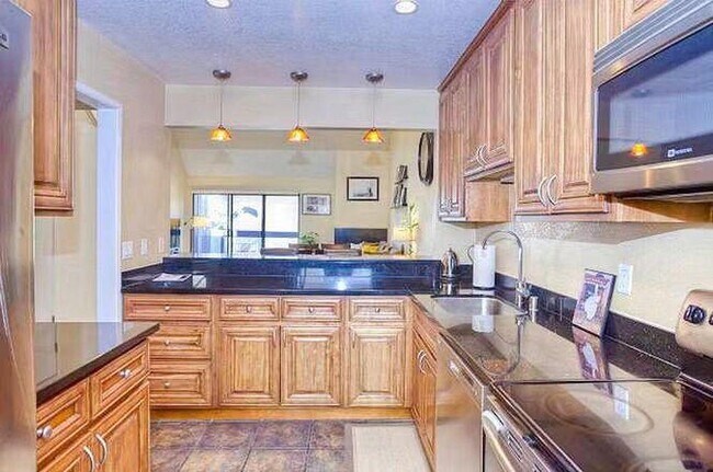 Building Photo - 532 Shorebird Cir