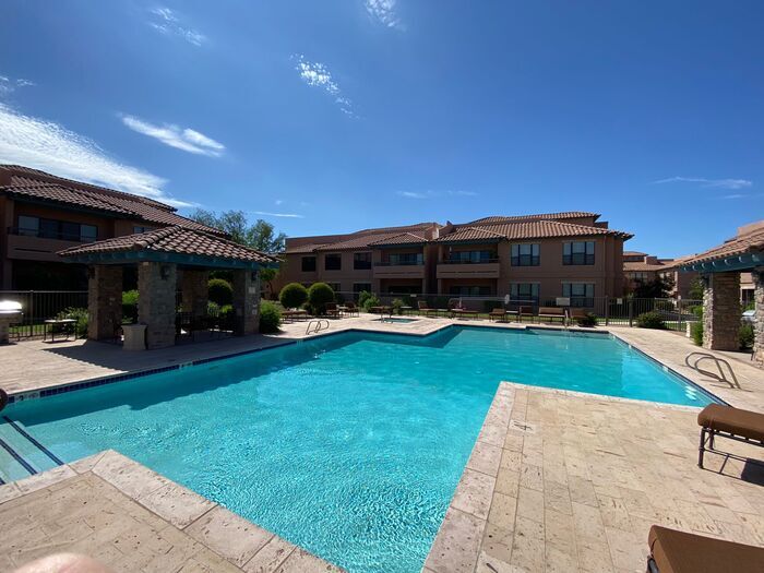 2 Bed, 2 Baths home in La Verne Condominiums! Alquileres en Phoenix
