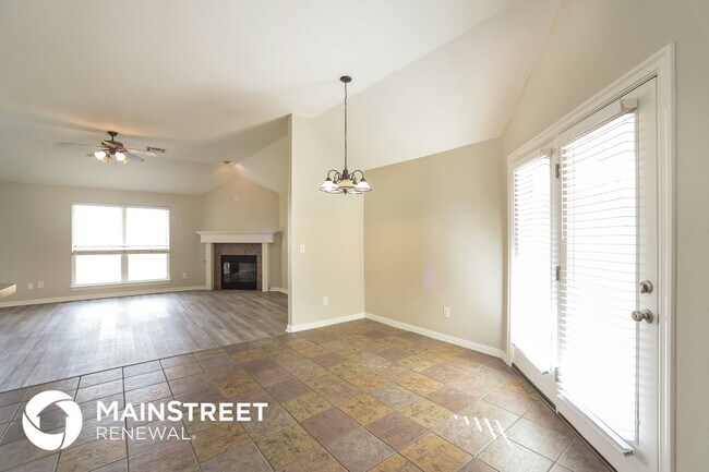 Building Photo - 13524 Gramercy Park Pl