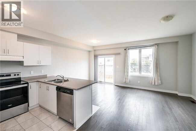 Photo du bâtiment - 12 Mockingbird Ln