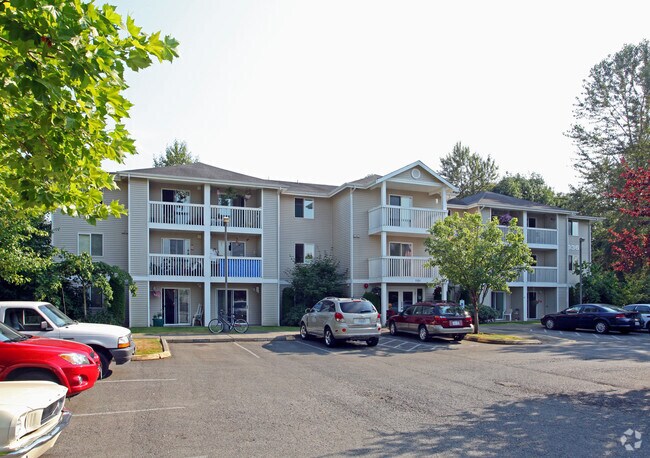 Exterior - 936 Village Way