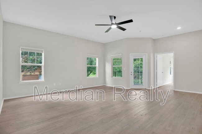 Foto del edificio - 421 Summit Ridge Pl