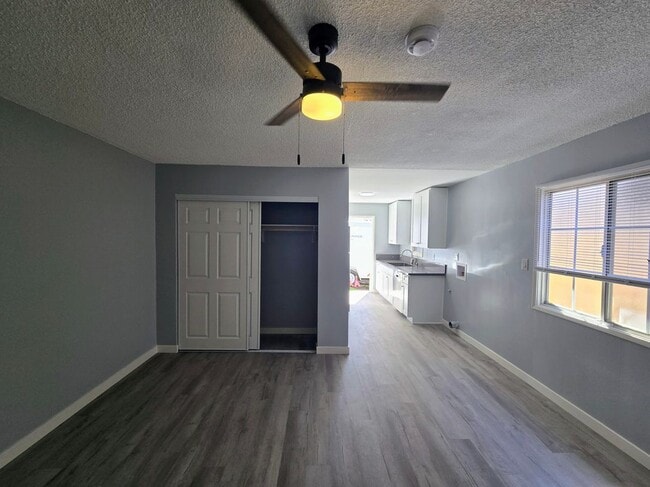 Foto del edificio - 317 Warren Ln