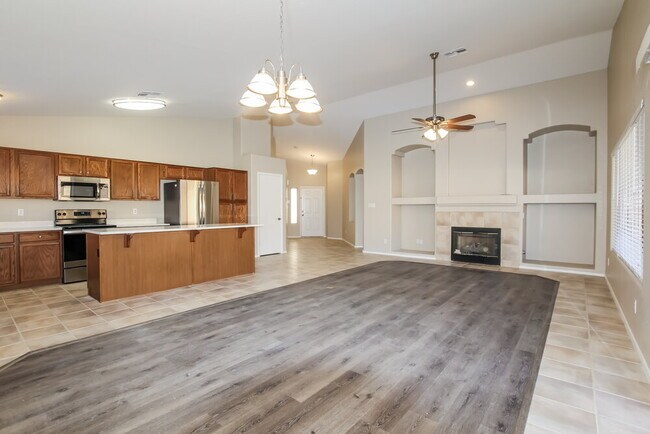 Building Photo - 8748 W Salter Dr