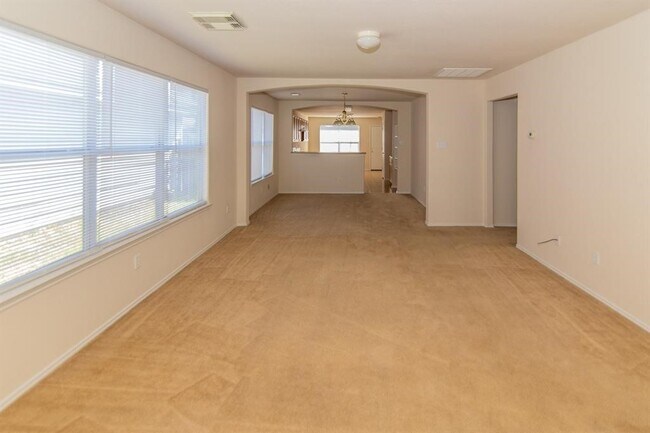 Building Photo - 814 Bandon Ln