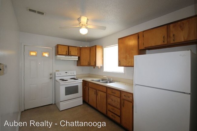 Building Photo - 3 br, 1 bath House - 6208 Walden Avenue