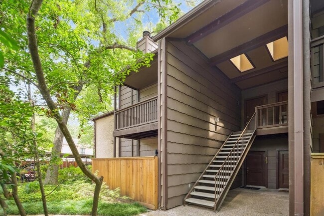 Building Photo - 11711 Memorial Dr
