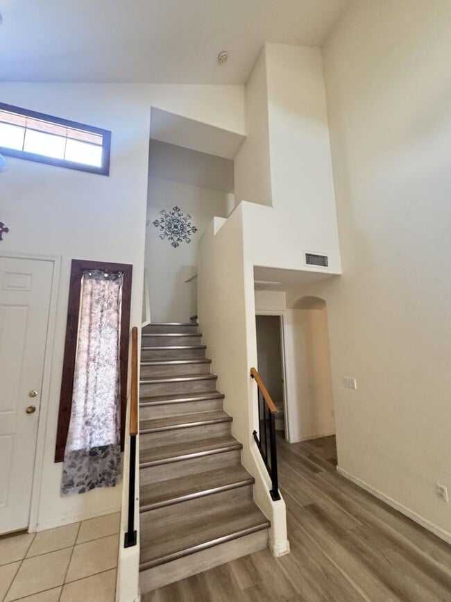 Foto del edificio - ASHLEY HEIGHTS 3 BEDROOM WITH HUGE BACKYARD