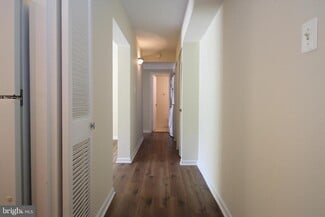 Building Photo - 11615 Stoneview Square